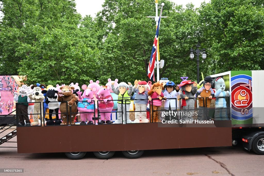 Queen Elizabeth II Platinum Jubilee 2022 - Platinum Pageant