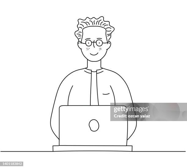 illustrazioni stock, clip art, cartoni animati e icone di tendenza di uomo d'affari, impiegato maschio, seduto sul posto di lavoro. stile di schizzo disegnato a mano, design semplice. - man working on desktop vector