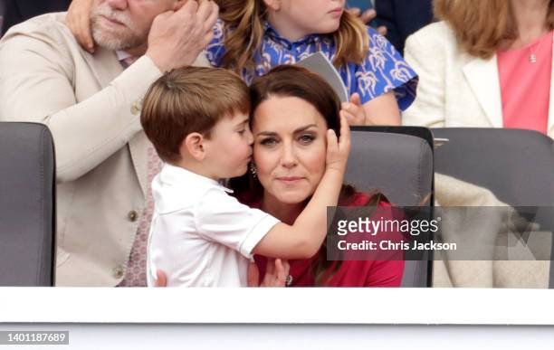 Catherine, Duchess of Cambridge hugs Prince Louis of Cambridge during the Platinum Pageant on June 05, 2022 in London, England. The Platinum Jubilee...