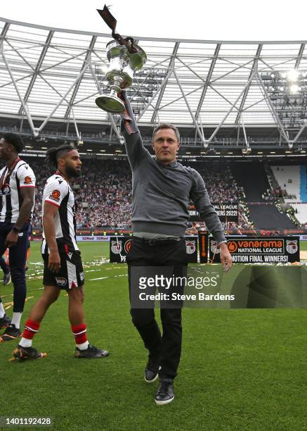 Paul Hurst, Manager of Grimsby Town lifts the Vanarama National League Final trophy after their sides victory during the Vanarama National League...