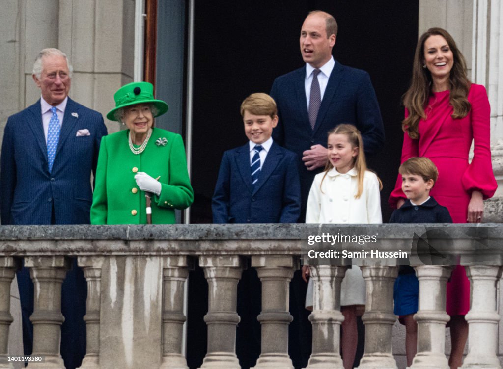 Queen Elizabeth II Platinum Jubilee 2022 - Platinum Pageant