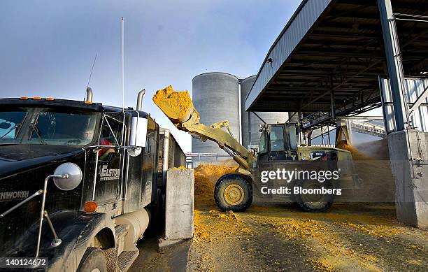 Distilers Lorry 75 Wet Distillers Stock Photos, High-Res Pictures, and Images - Getty ...