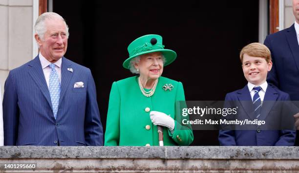 Prince Charles, Prince of Wales, Queen Elizabeth II and Prince George of Cambridge stand on the balcony of Buckingham Palace following the Platinum...