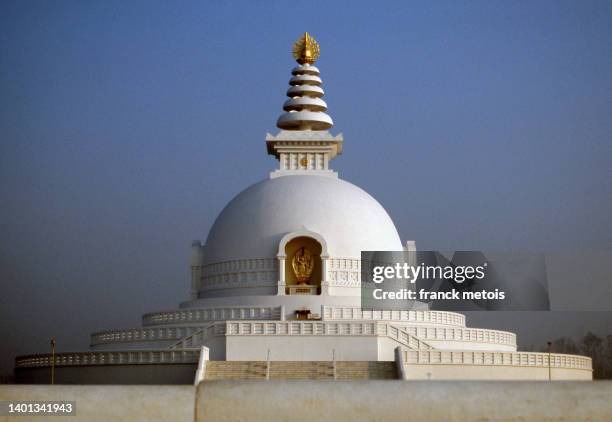 world peace pagoda ( nepal) - lumbini nepal stock-fotos und bilder