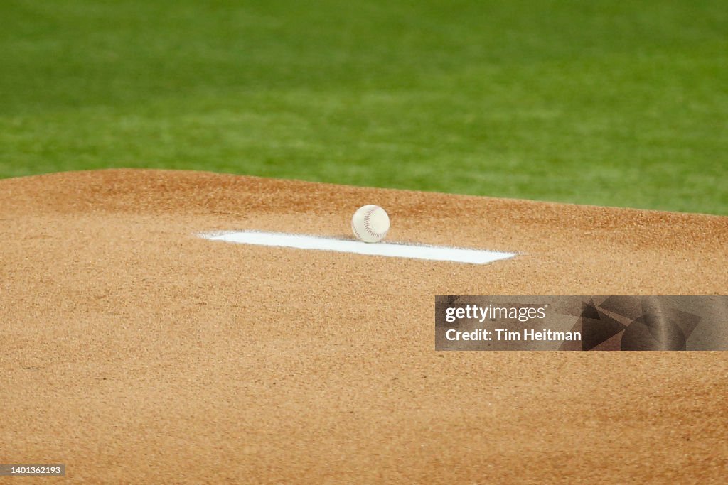 Seattle Mariners v Texas Rangers