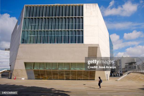 gesamtansicht von casa da musica in porto - abstrato stock-fotos und bilder