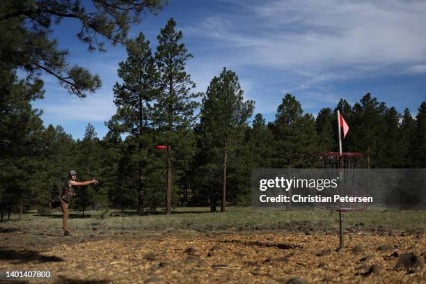 Greg Kendall warms up before the second roundof the Highlander Classic at McPherson Park disc golf course on June 05, 2022 in Flagstaff, Arizona....