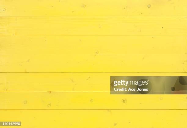 黄色の木製の背景 - 黄色 ストックフォトと画像