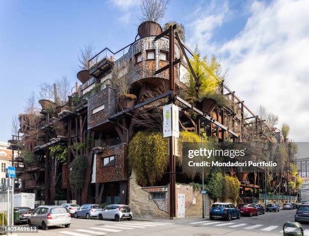 Is a residential and irregular complex of 63 apartments in via Chiabrera 25 and represents the first eco-sustainable bio-architecture experiment in...