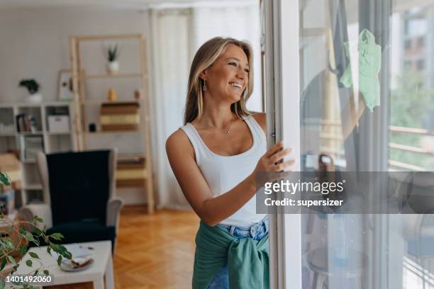 windows need to be clean - washing windows stock pictures, royalty-free photos & images