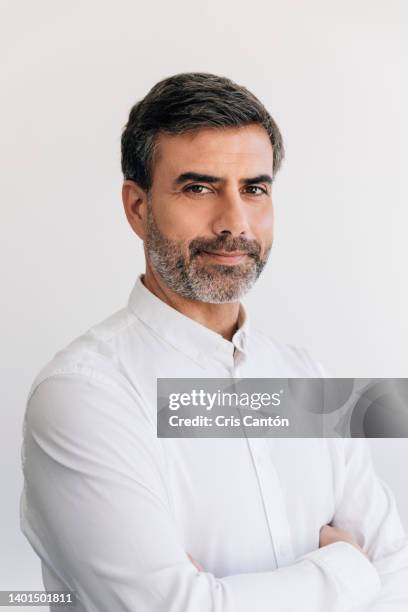 businessman on white background - dichtknopen stockfoto's en -beelden