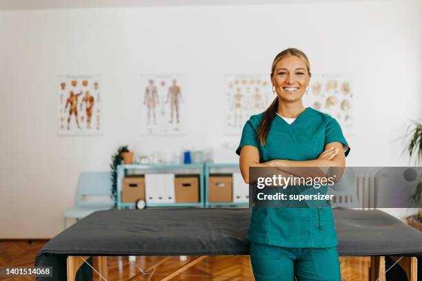 everything will be ok - physical therapist stock pictures, royalty-free photos & images