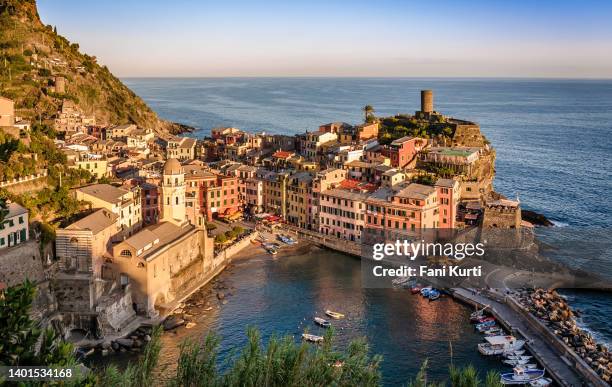 vernazza at sunset, cinque terre italian sea town - house golden hour stock pictures, royalty-free photos & images