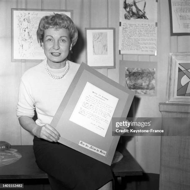 Claudine Chonez lauréate du prix 'Poésie mas morte', le 25 février 1959.
