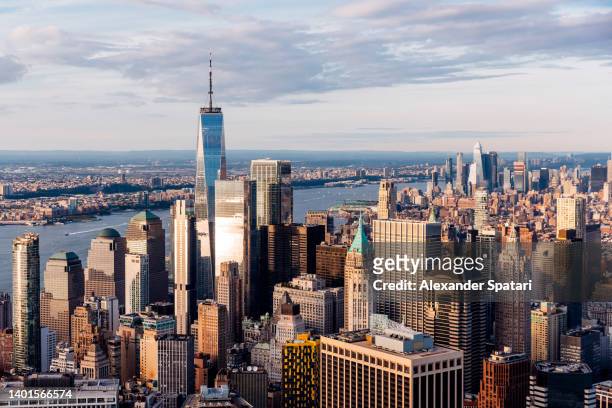 new york city downtown skyline aerial view seen from helicopter, usa - world trade center manhatten stockfoto's en -beelden