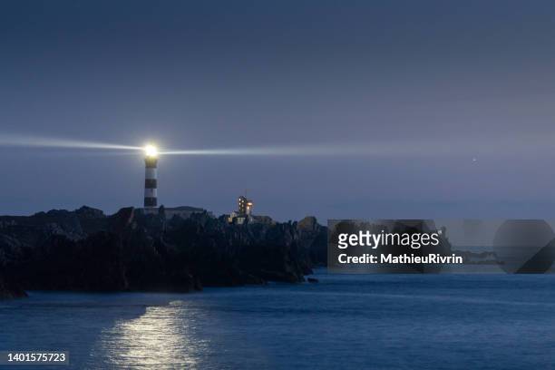 france : bretagne - ouessant - lighthouse 個照片及圖片檔