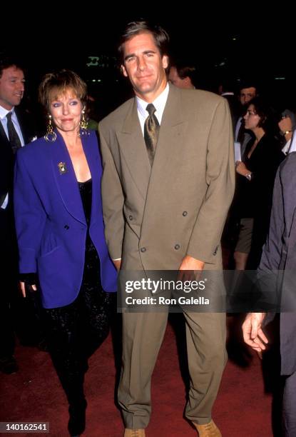 Scott Bakula and Krista Neumann at the Premiere of 'Sibling Rivalry', Mann's Chinese Theatre, Hollywood.