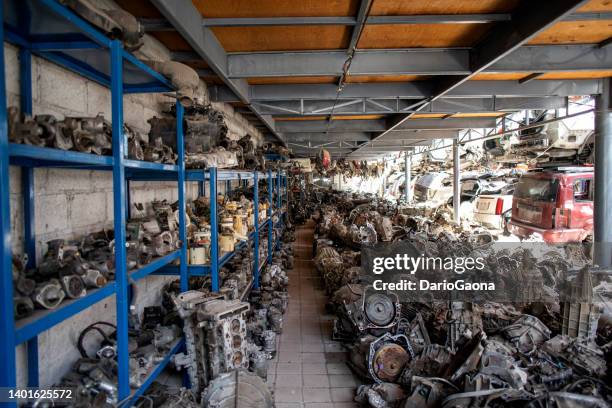 empresas de autopeças usadas - scrap car parts - fotografias e filmes do acervo