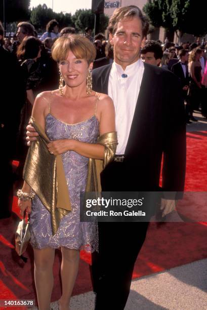 Scott Bakula and Krista Neumann at the 42nd Annual Primetime Emmy Awards, Pasadena Civic Auditorium, Pasadena.