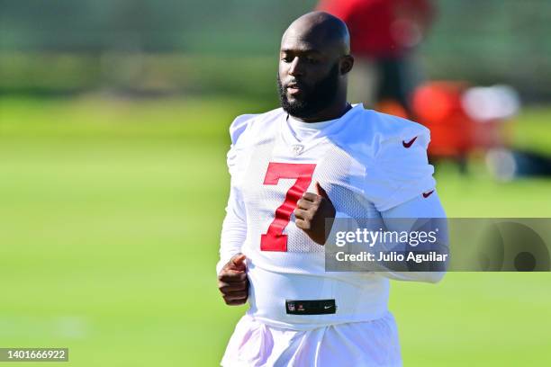 Leonard Fournette of the Tampa Bay Buccaneers works out during the Buccaneers mini-camp at AdventHealth Training Center on June 07, 2022 in Tampa,...