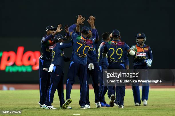 Sri Lankan players celebrate after taking the wicket Ashton Agar of nAustralia during the 2nd match in the T20 International series between Sri Lanka...