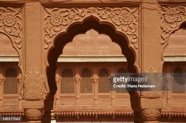 india, bikener, sculpted balcony at junagarh fort - fort stock pictures, royalty-free photos & images
