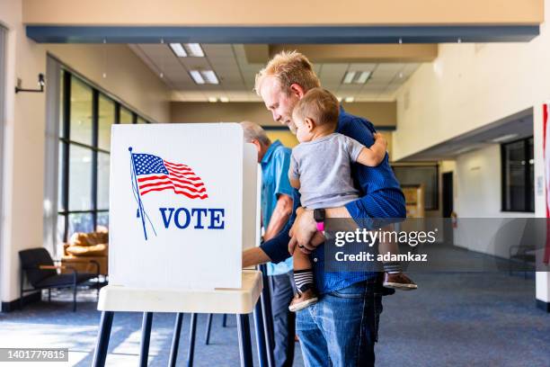 americans voting in an election - midterm election stock pictures, royalty-free photos & images
