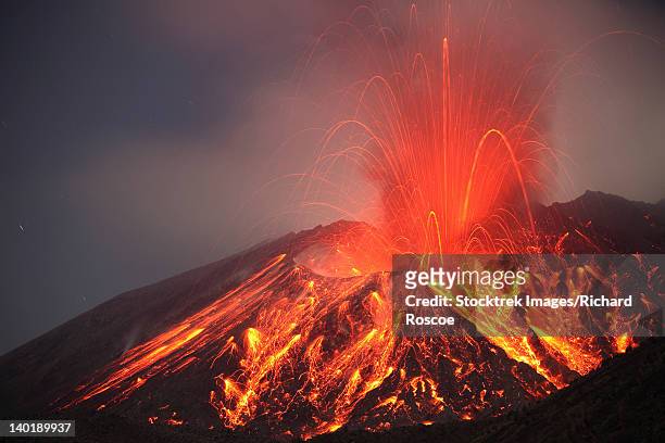 january 1, 2010 - explosive vulcanian eruption of lava on sakurajima volcano, japan. - volcanic activity fotografías e imágenes de stock