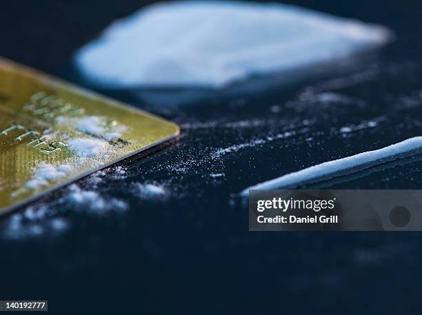 close up of cocaine and credit card on black background - cuoca stock pictures, royalty-free photos & images