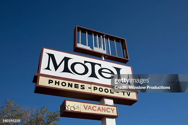 usa, arizona, winslow, old motel sign - motel stock-fotos und bilder