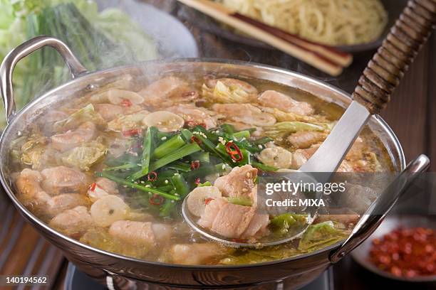 motsunabe - suppentopf stock-fotos und bilder