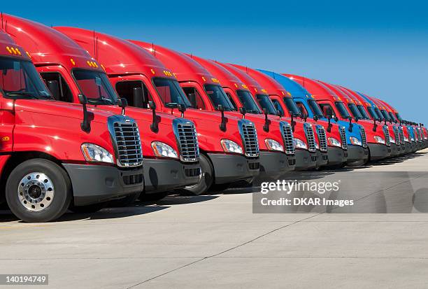 usa, tennessee, jackson, new semi trucks - fleet vehicles stock pictures, royalty-free photos & images