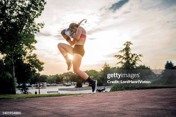 boxing woman - an evening dedicated to women of substance imagens e fotografias de stock