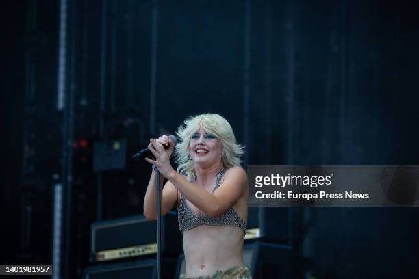 La cantante Amy Taylor de la banda australiana Amyl & The Sniffers durante un concierto en el Festival Primavera Sound 2022, en el Parc del Forum de...