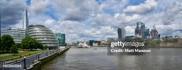 panorama looking towards the city of london england uk - bermondsey town hall stock pictures, royalty-free photos & images