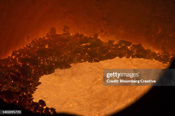 molten copper - molten stock pictures, royalty-free photos & images