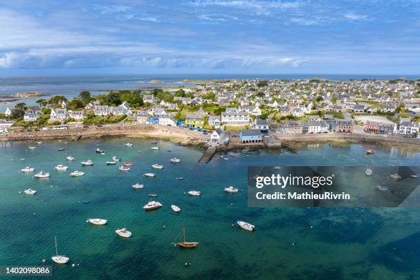 portsall - les caraïbes de bretagne en été : les vacances à la plage - vacances été plage stock-fotos und bilder