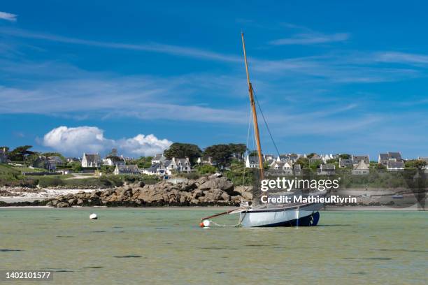 portsall - les caraïbes de bretagne en été : les vacances à la plage - vacances été plage stock-fotos und bilder