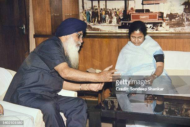 Punjab Chief Minister Prakash Singh Badal with Railways Minister Mamta Banerjee in New Delhi, April 04, 2000.