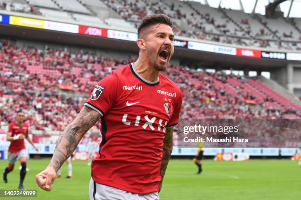 Everaldo of Kashima Antlers celebrates the first goal during the J.LEAGUE YBC Levain Cup Playoff Stage second leg between Kashima Antlers and Avispa...