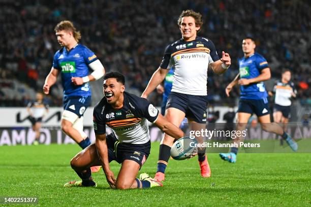 Irae Simone of the Brumbies celebrates after scoring a try during the Super Rugby Pacific Semi Final match between the Blues and the Brumbies at Eden...