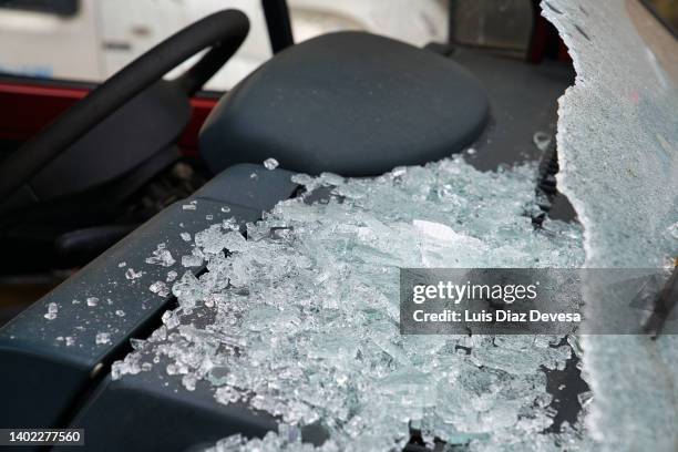 abandoned van with broken glass. - traffic accident van stock pictures, royalty-free photos & images