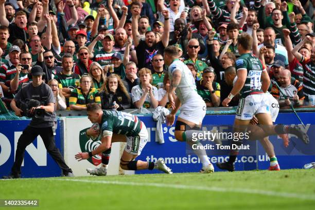 Freddie Steward of Leicester Tigers scores their sides second try during the Gallagher Premiership Rugby Semi Final match between Leicester Tigers...
