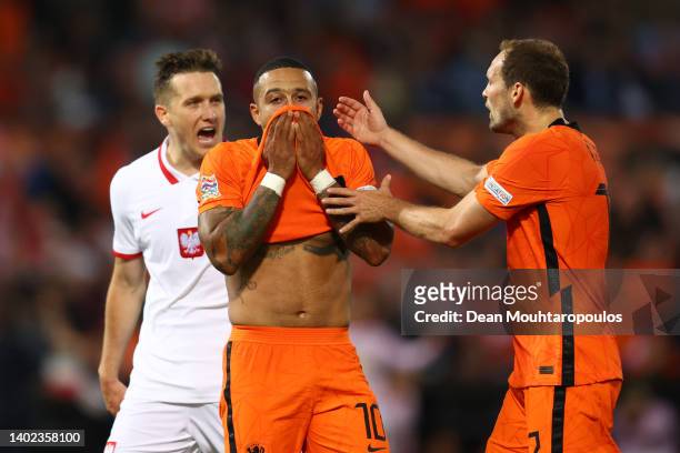 Memphis Depay of Netherlands reacts after missing a penalty during the UEFA Nations League - League A Group 4 match between Netherlands and Poland at...