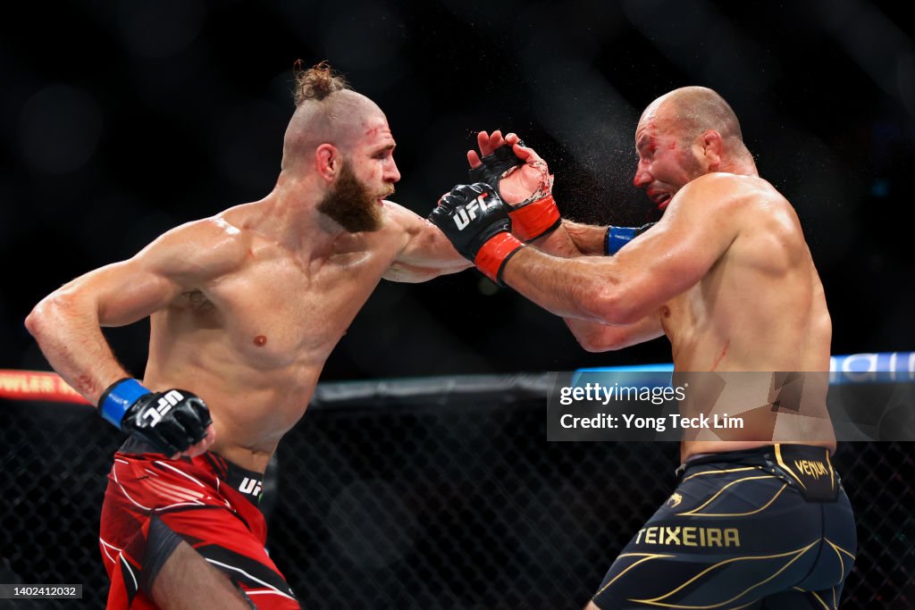 UFC 275: Teixeira v Prochazka