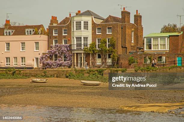 strand-on-the-green, london, united kingdom - chiswick fotografías e imágenes de stock