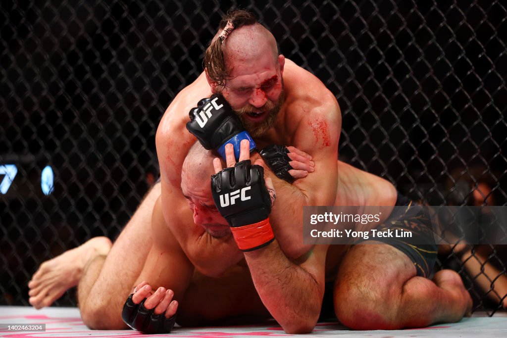 UFC 275: Teixeira v Prochazka