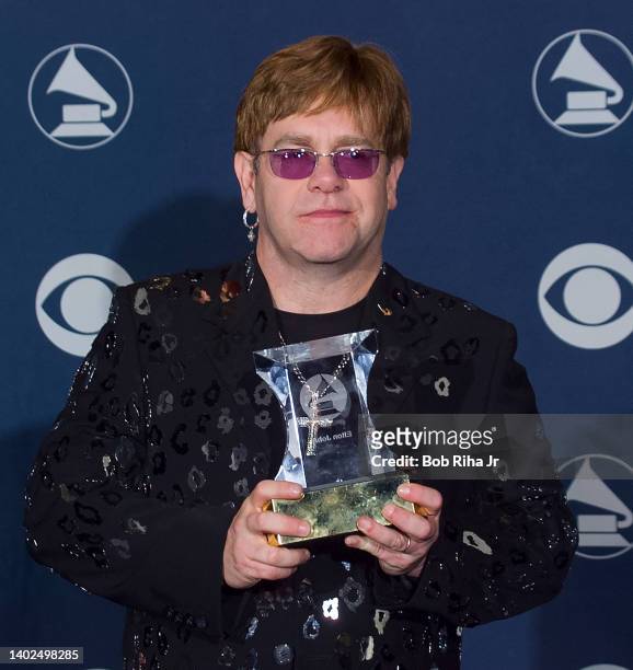 Grammy Winner Elton John backstage at the Grammy Awards Show, February 23, 2000 in Los Angeles, California.