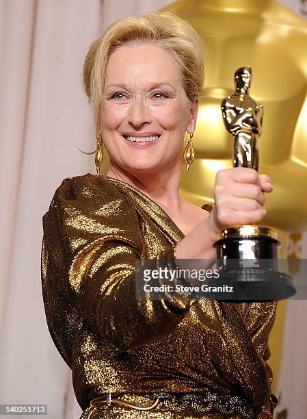 Meryl Streep pose at the 84th Annual Academy Awards at Grauman's Chinese Theatre on February 26, 2012 in Hollywood, California.