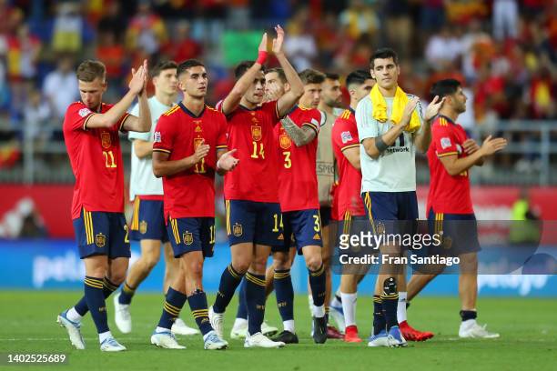 Ferran Torres and Eric Garcia of Spain applaud fans after the UEFA Nations League League A Group 2 match between Spain and Czech Republic at La...